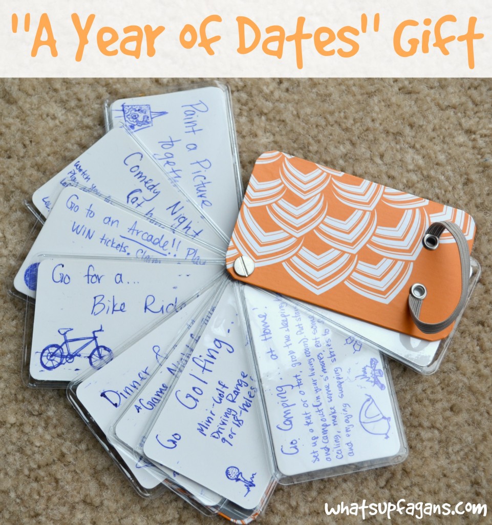 Here's how to put together a "Year of Dates" gift to a loved one - use a credit card holder! | whatsupfagans.com